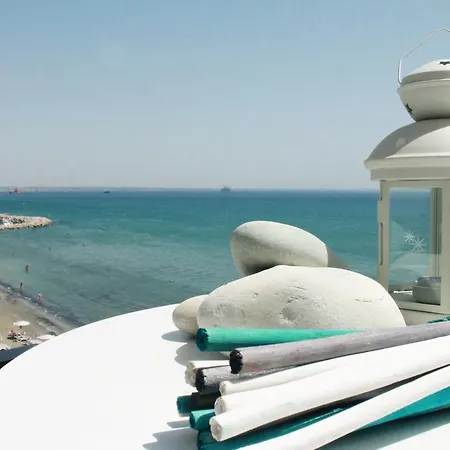 Lazuli Beachfront Penthouse 504 * Larnaca