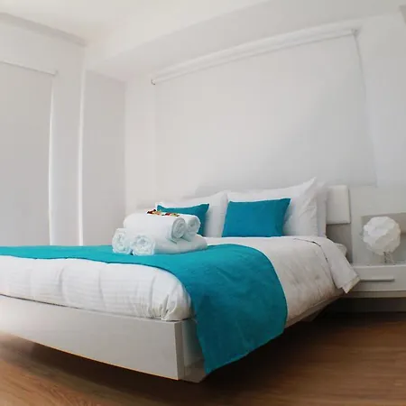 Lazuli Beachfront Penthouse 504 Lägenhet Larnaca