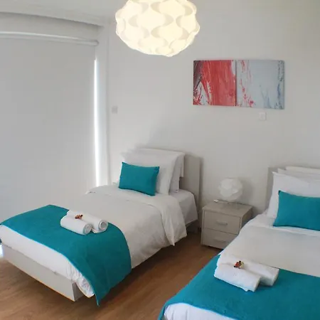 Lazuli Beachfront Penthouse 504 * Larnaca