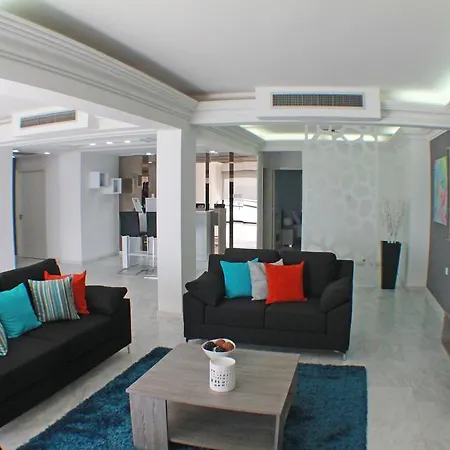 Lazuli Beachfront Penthouse 504 Lägenhet