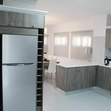 Lägenhet Lazuli Beachfront Penthouse 504 Larnaca