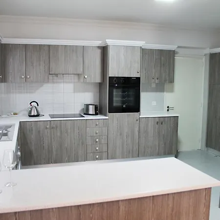Lazuli Beachfront Penthouse 504 Lägenhet Larnaca