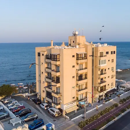 Lazuli Beachfront Penthouse 504 Lägenhet